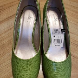 Green Pumps Size 6.5